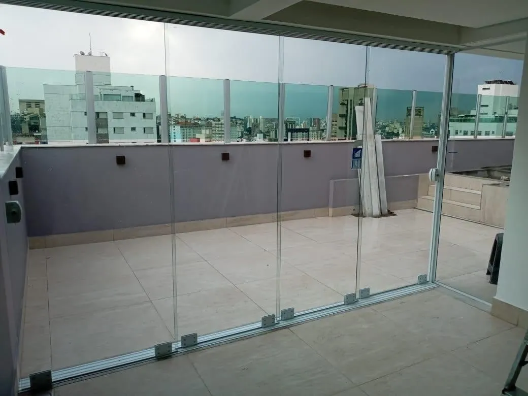 Vidro temperado fabricado e instalado pela Alumarc