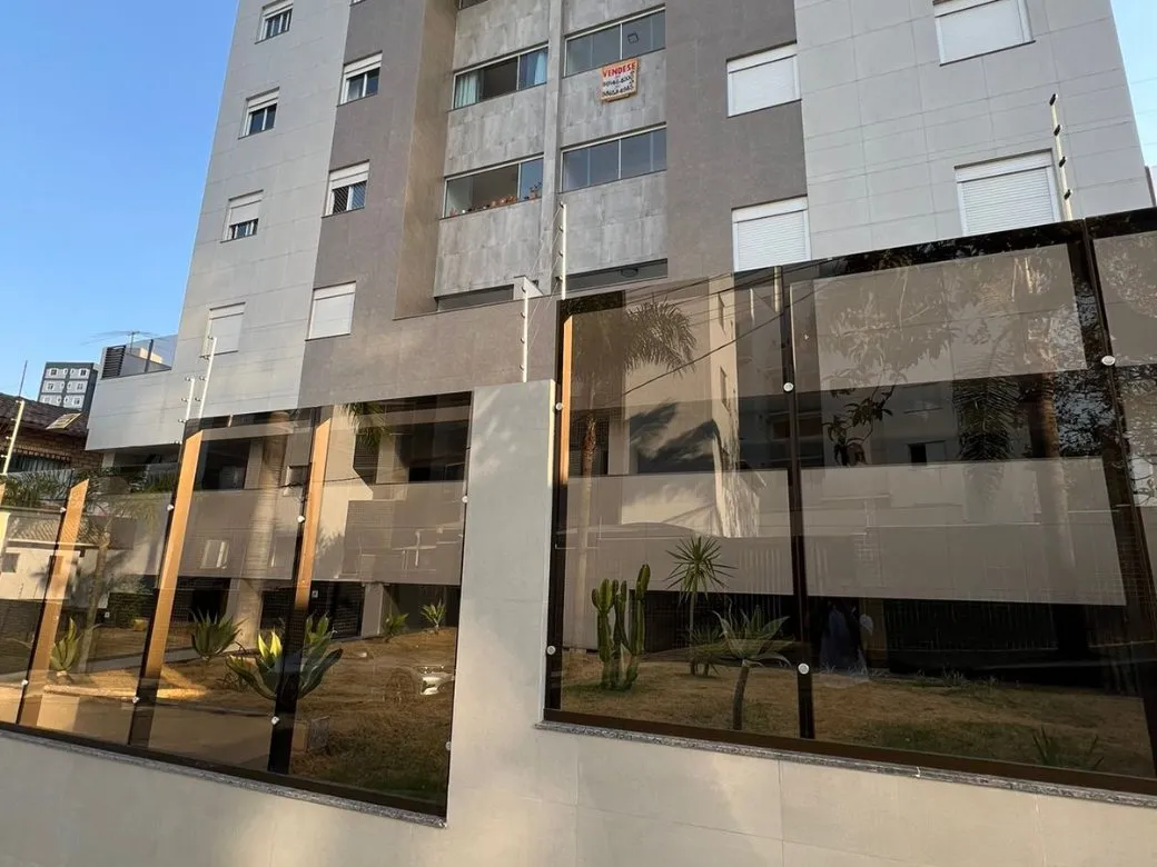 Muros de vidro — serviço executado pela Alumarc